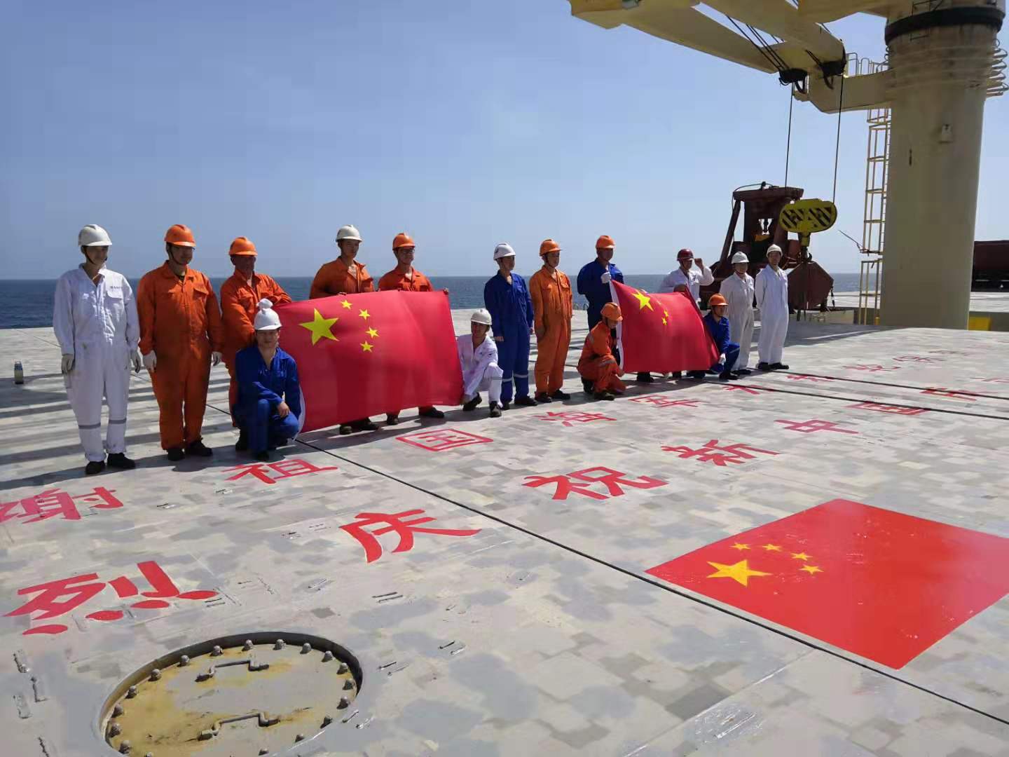 中華門輪，祖國海軍為你護航！